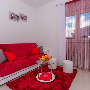 Ema Apartment Split